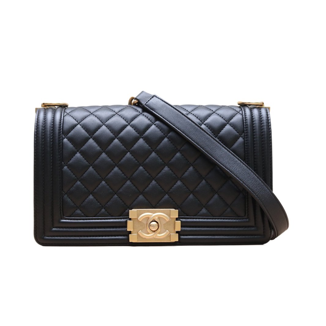 CHANEL Le Boy Flap Bag in Leather