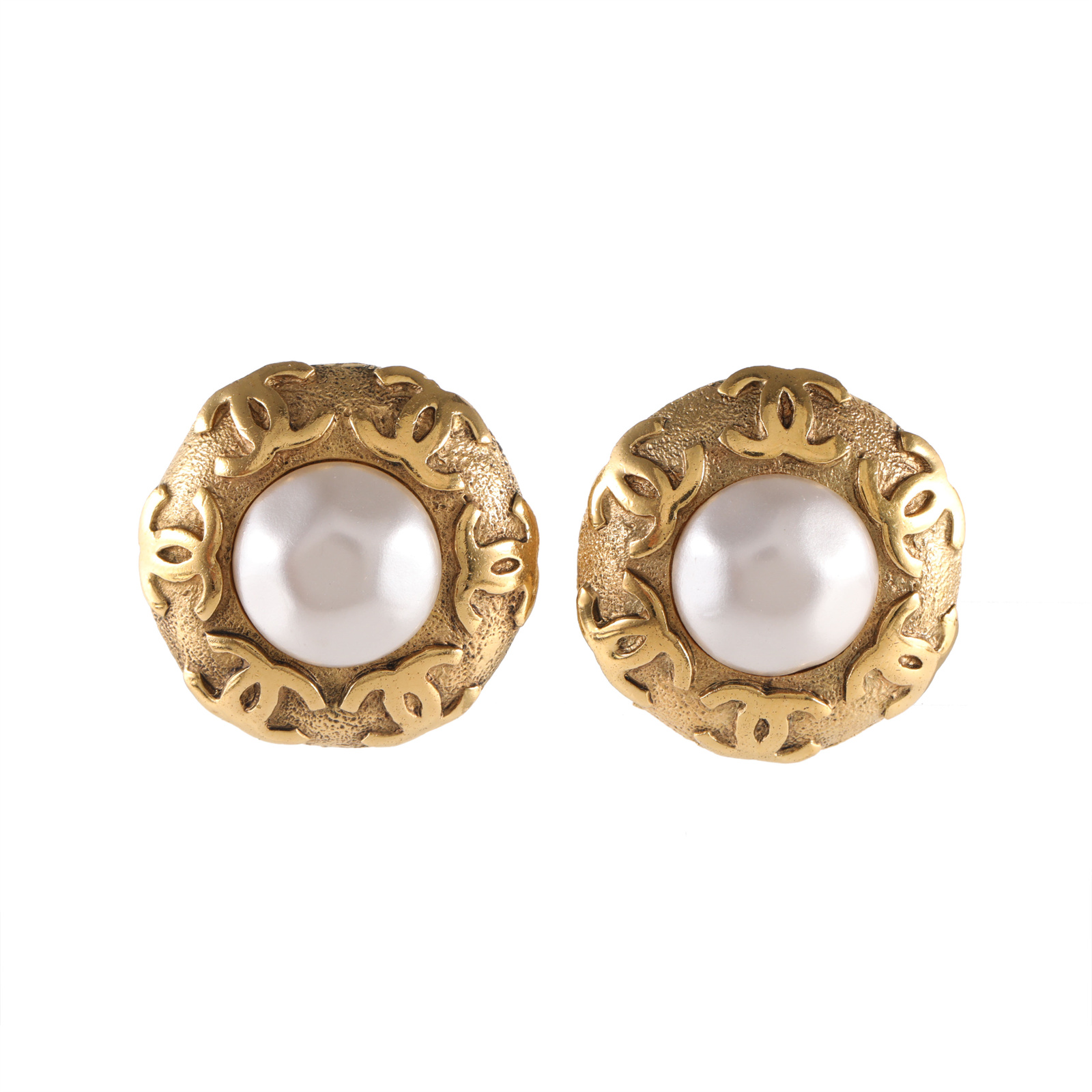 CHANEL Vintage Pearl Center Earrings Gold Tone Alloy
