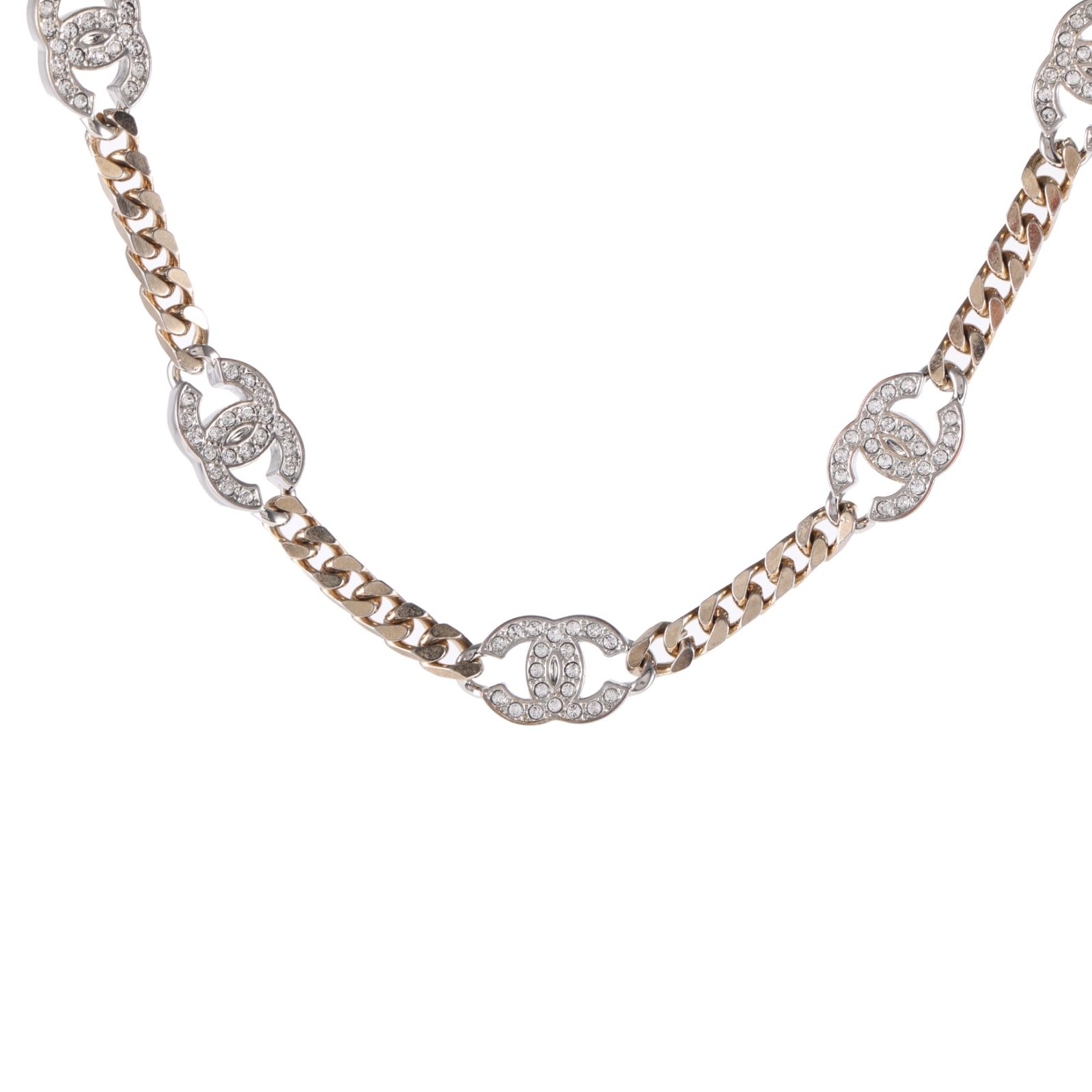 CHANEL 21A Gunmetal CC Logo Cuban Link Necklace Alloy