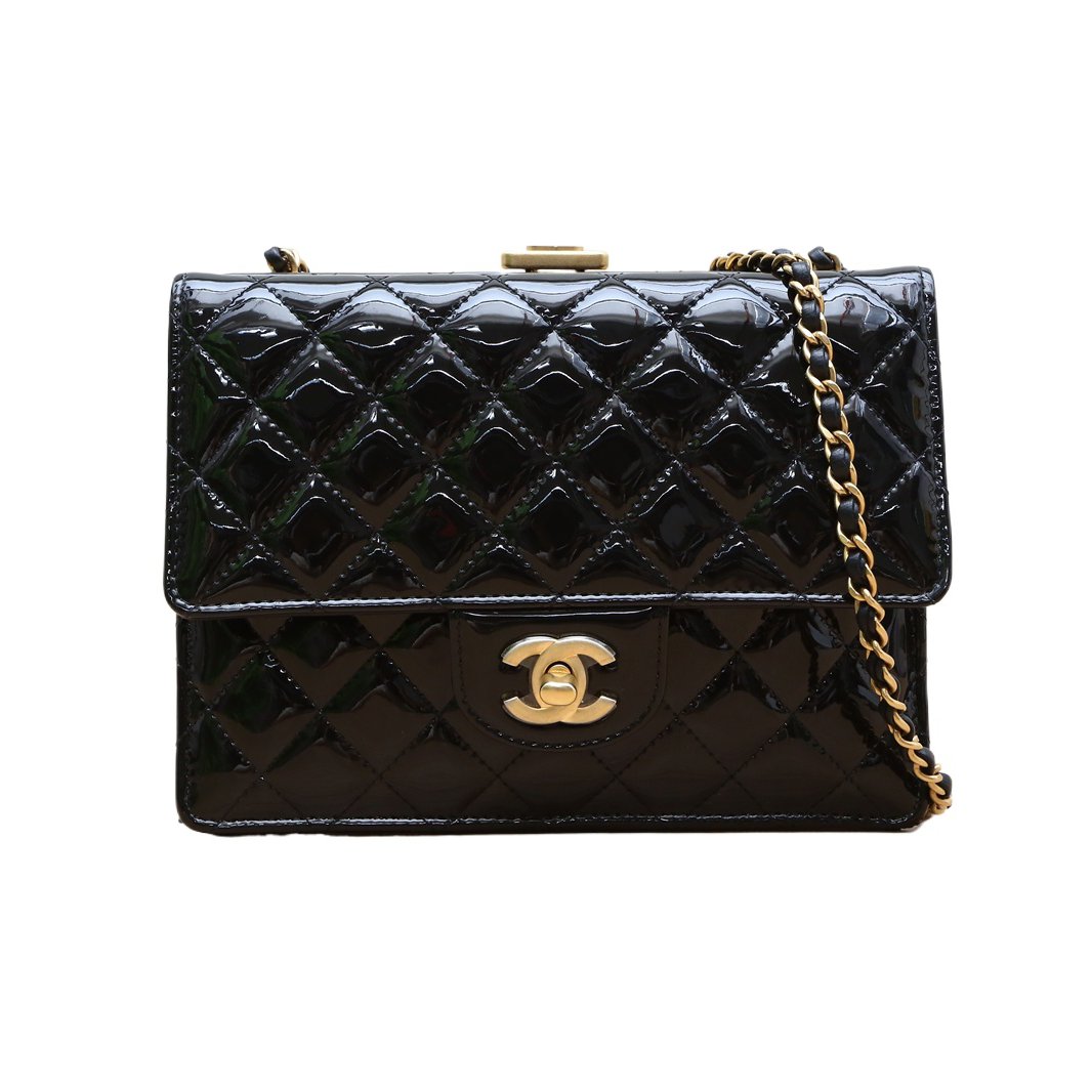 CHANEL Evening Bag in Patent Leather