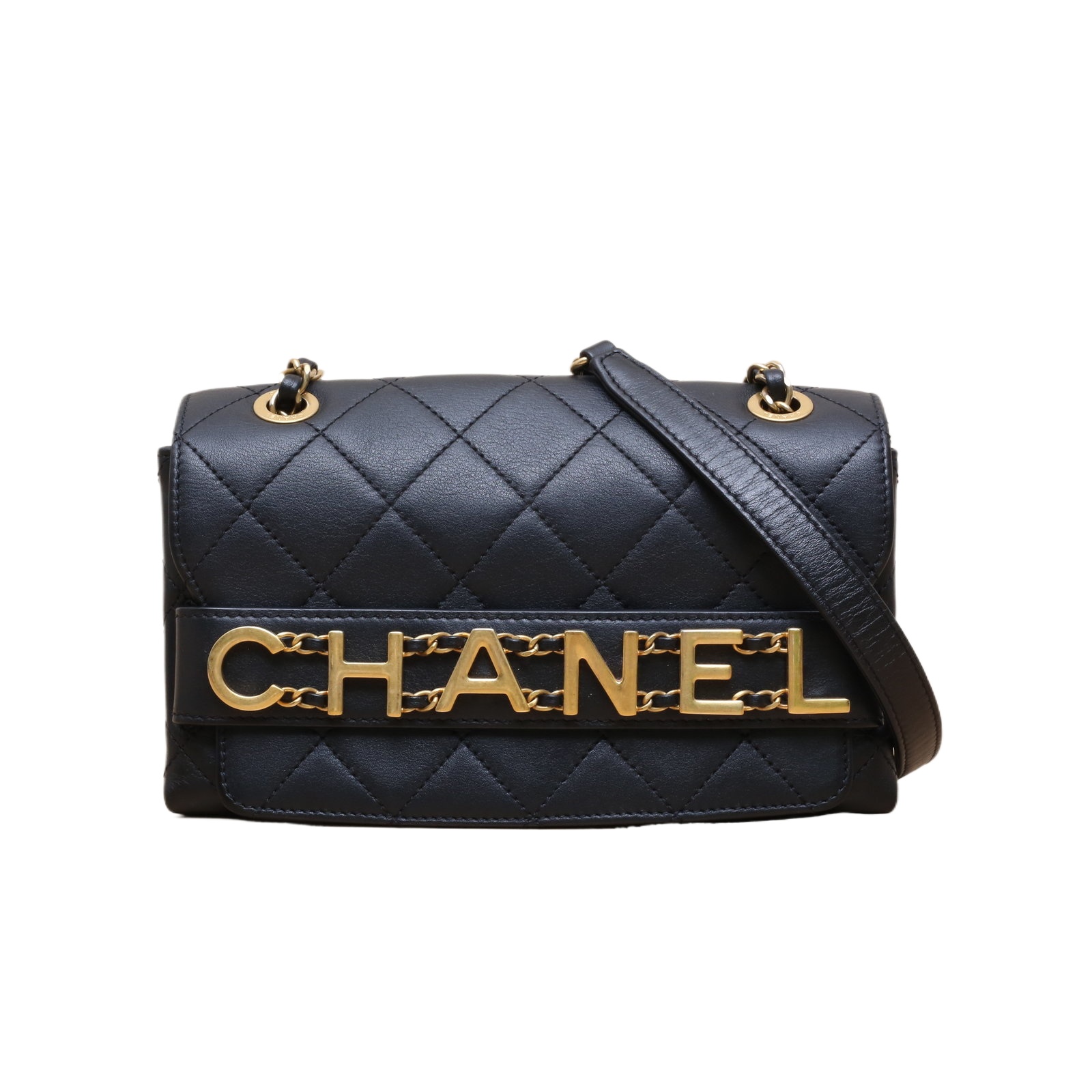CHANEL 20P Flap Bag 21cm in Leather