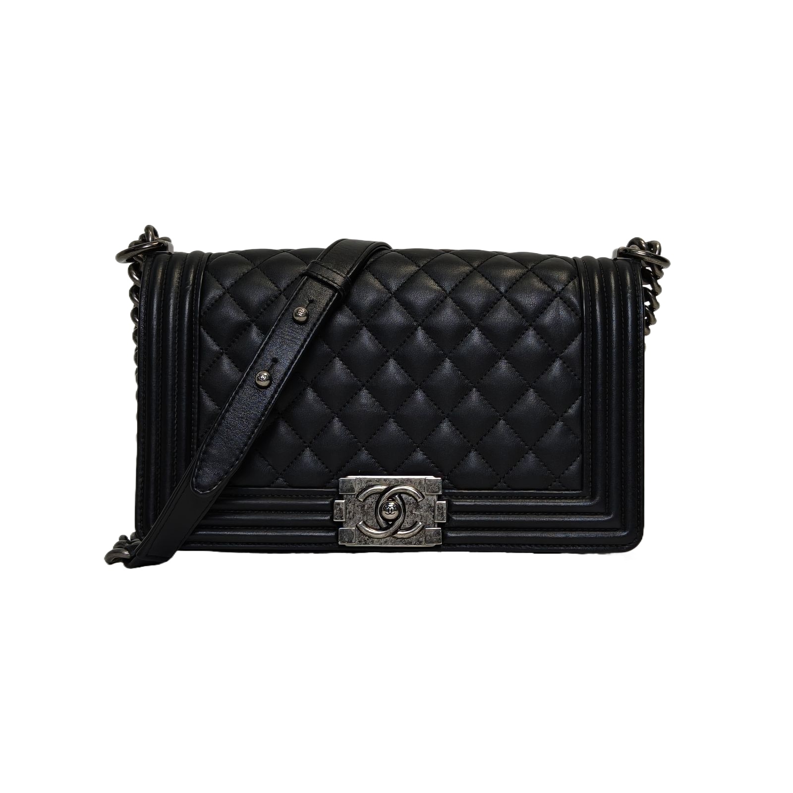 CHANEL Le Boy Medium 25cm in Black Leather