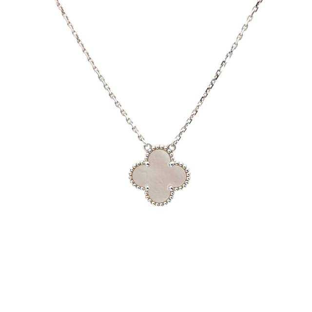 VAN CLEEF & ARPELS Vintage Alhambra Single Flower Pendant Necklace With White MOP 18K White Gold