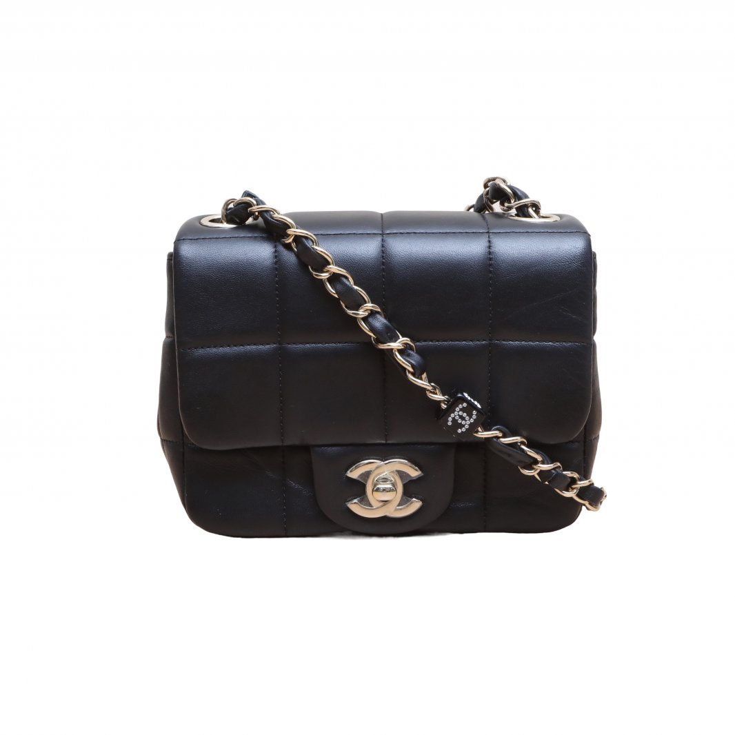 CHANEL Flap Bag in Velvet