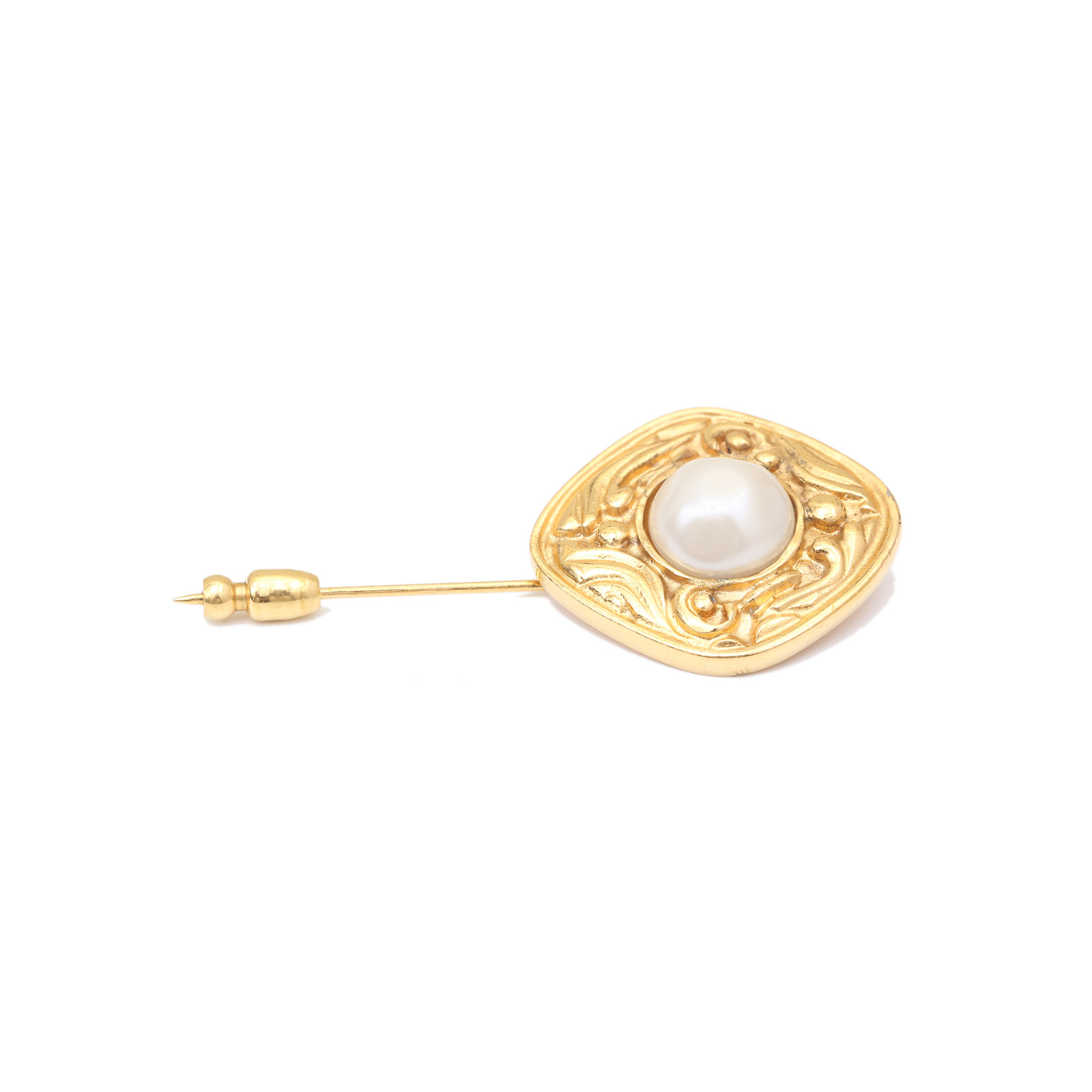 CHANEL Vintage Pearl Brooch