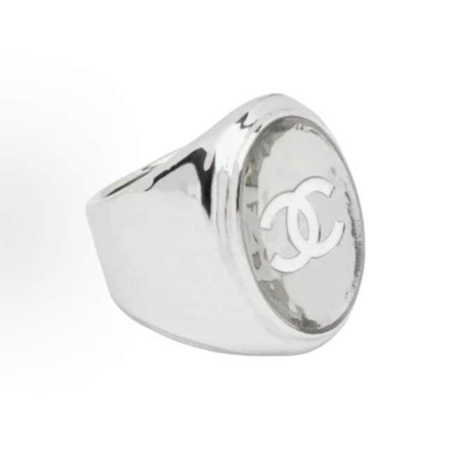 CHANEL 25S White CC Mirror Ring