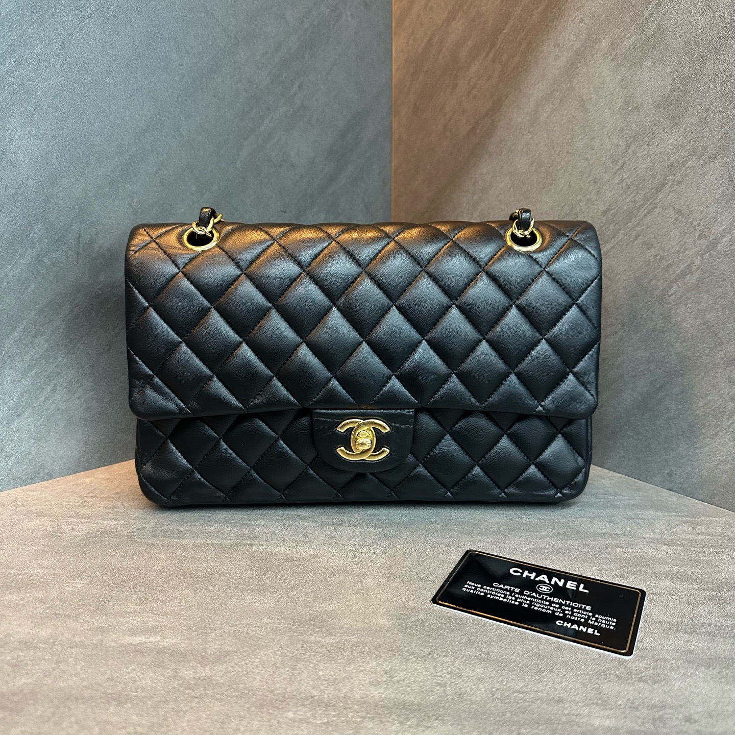 CHANEL Classic Flap Medium Handbag