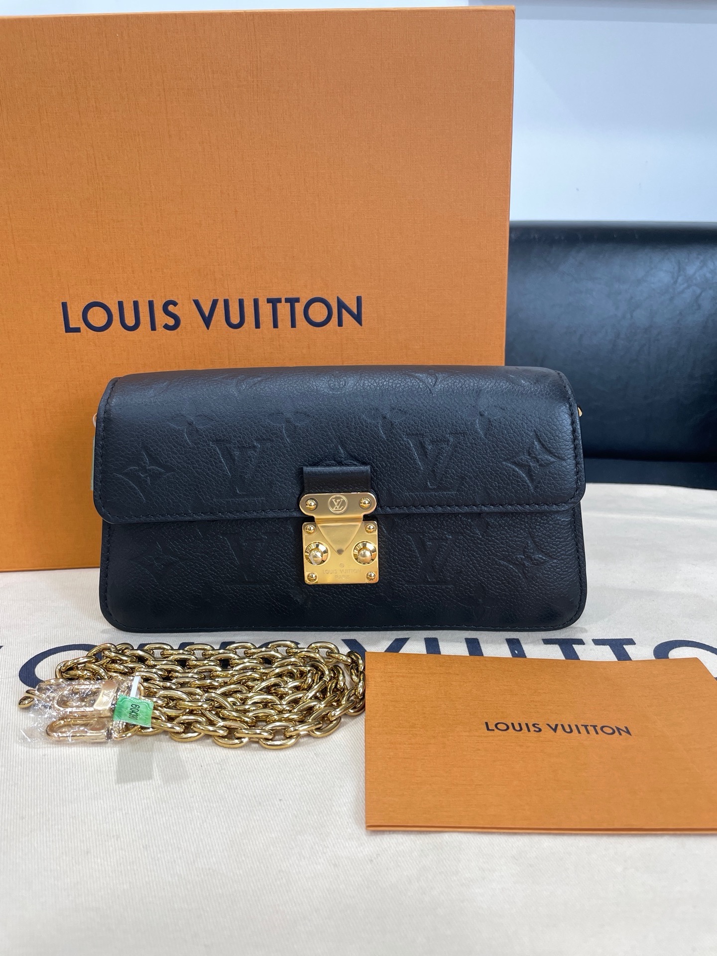 LOUIS VUITTON Wallet On Chain Metis Handbag